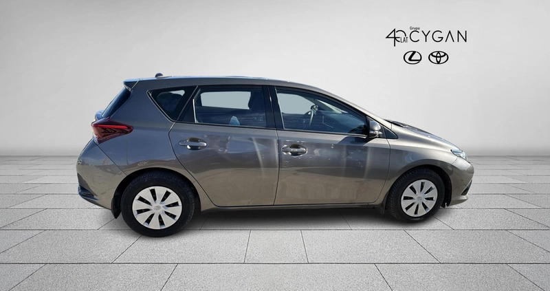 Toyota Auris cena 49900 przebieg: 158923, rok produkcji 2018 z Malbork małe 232